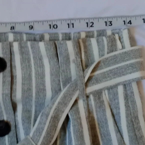 H&M Paperbag Waist Striped Mini Skirt Belted Size 6 Gray White - Picture 4 of 9